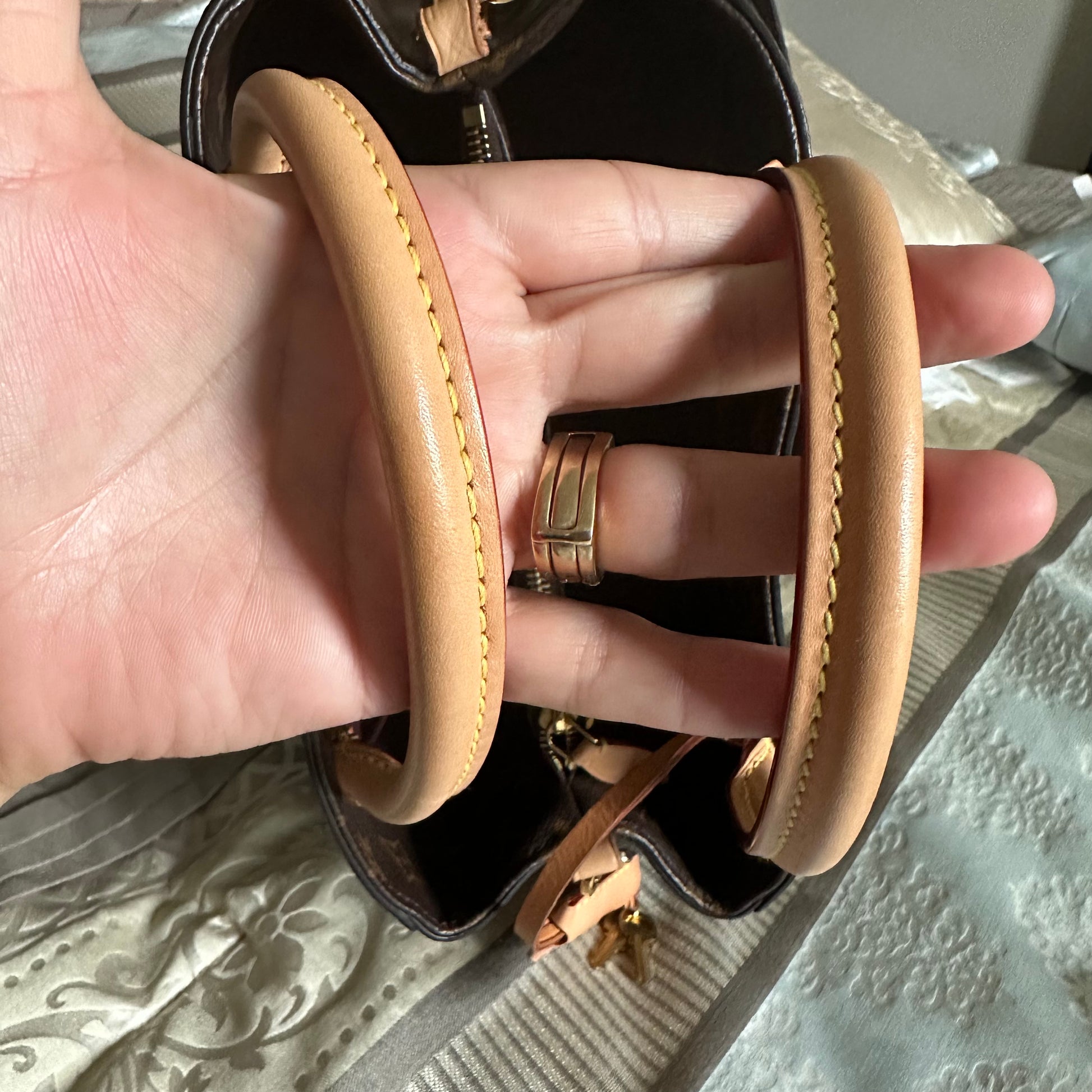 Louis Vuitton Montaigne MM with shoulder strap – Made with Love by